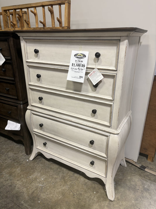 White Chest | Scratch & Dent